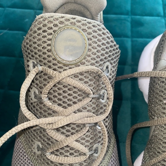 Nike Shoes - Picture 4 of 7